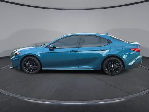 Used 2025 Toyota Camry SE w/ Multimedia Upgrade Package FWD image 5