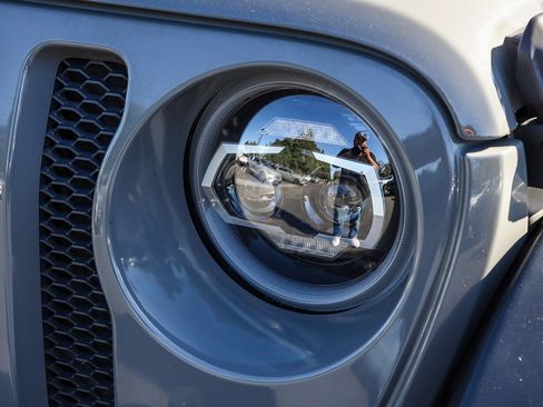 Used 2020 Jeep Wrangler Unlimited Sport S image 2