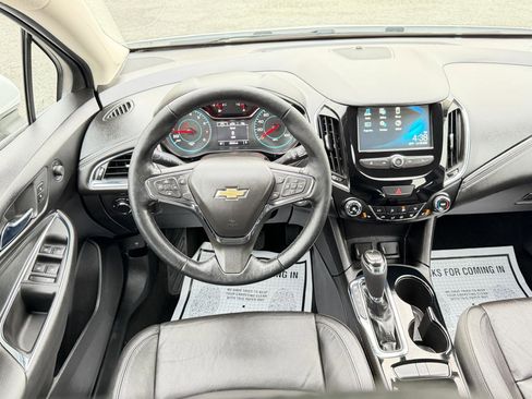 Used 2017 Chevrolet Cruze Premier FWD image 29
