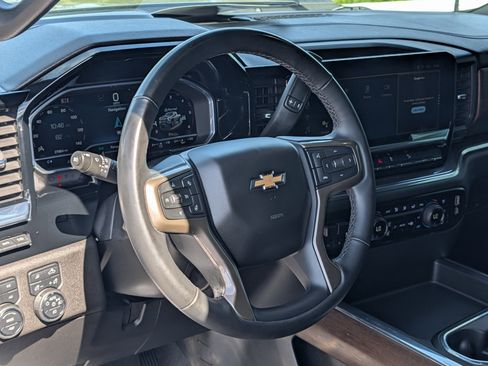 Used 2024 Chevrolet Silverado 2500 High Country w/ High Country Premium Package image 22