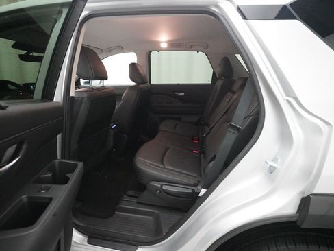 Used 2024 Nissan Pathfinder SL image 14