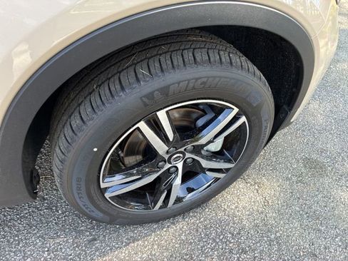 New 2026 Volvo XC40 B4 Core image 17