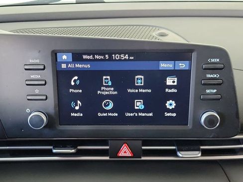 Used 2024 Hyundai Elantra SE image 7