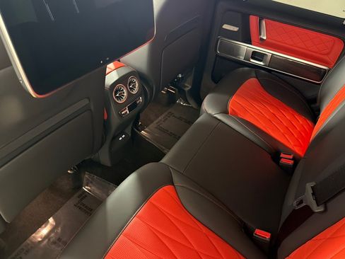 Used 2025 Mercedes-Benz G 63 AMG 4MATIC image 11