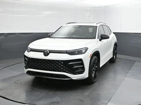 New 2026 Volkswagen Tiguan SE R-Line image 30