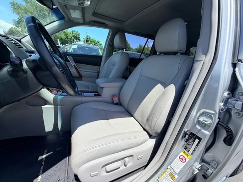 Used 2013 Toyota Highlander Limited AWD/4WD image 11