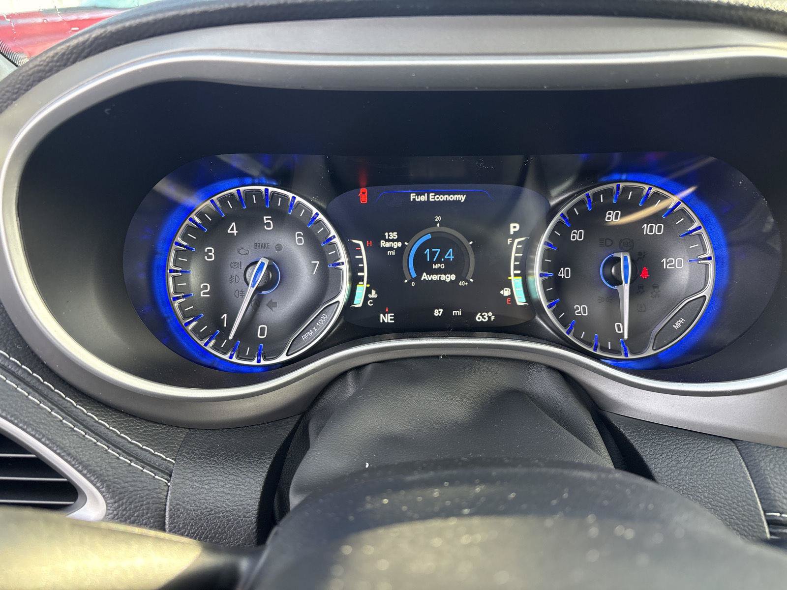 New 2027 Chrysler Pacifica Limited AWD/4WD image 17