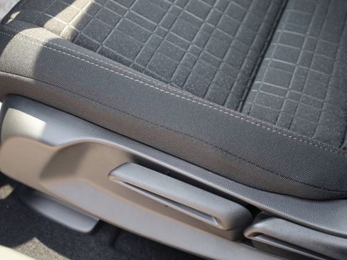 New 2026 Honda HR-V LX image 11