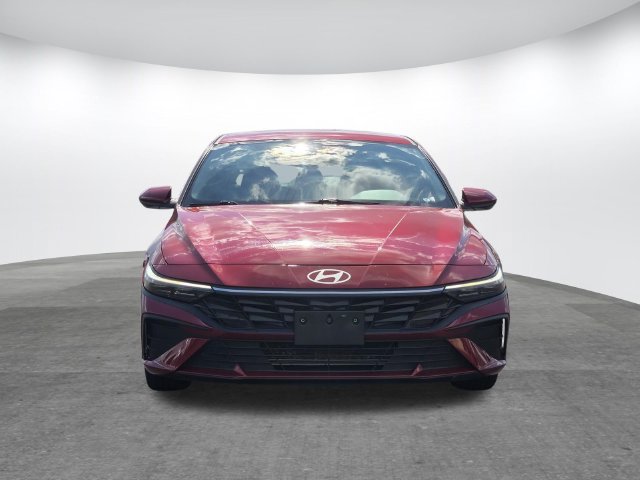 Used 2024 Hyundai Elantra SEL FWD image 2