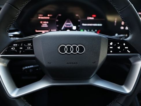 New 2025 Audi Q5 Premium Plus image 32