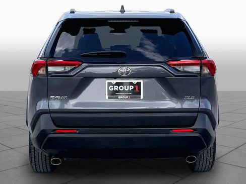 Used 2021 Toyota RAV4 XLE FWD image 5