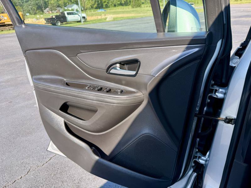 Used 2018 Buick Encore Essence AWD/4WD image 25