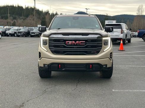 Used 2022 GMC Sierra 1500 AT4 w/ AT4 Premium Package image 7