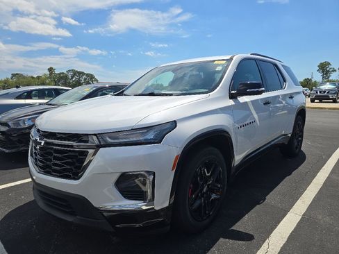 Used 2023 Chevrolet Traverse Premier w/ Redline Edition FWD image 3