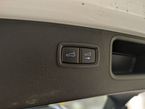 Used 2023 Porsche Macan image 24