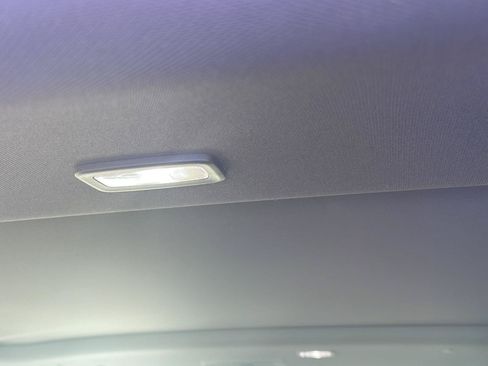 Used 2025 GMC Acadia Elevation w/ Elevation Premium Package FWD image 10