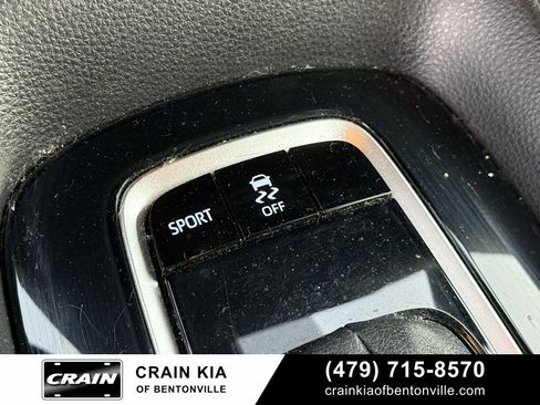 Used 2022 Toyota Corolla SE w/ Carpet Mat Package (TMS) image 18