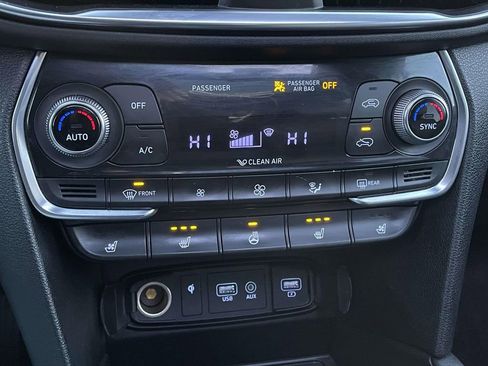 Used 2019 Hyundai Santa Fe Ultimate w/ Cargo Package image 20