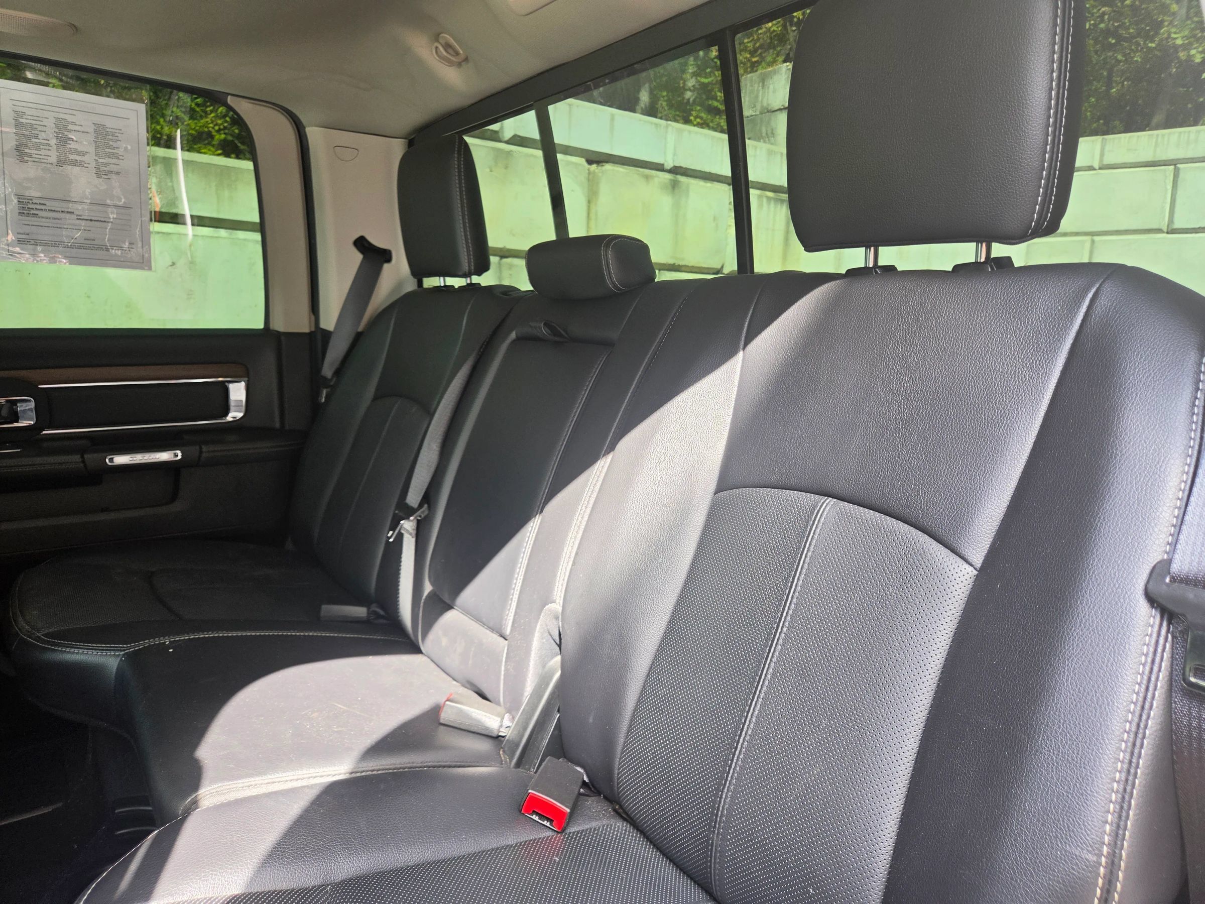 Used 2017 RAM 1500 Laramie AWD/4WD image 4