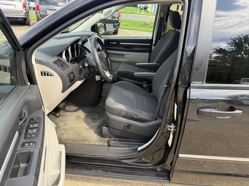 Used 2008 Dodge Grand Caravan SXT FWD image 11