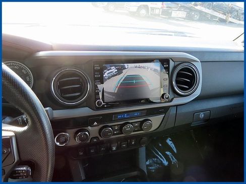 Used 2021 Toyota Tacoma TRD Sport image 15