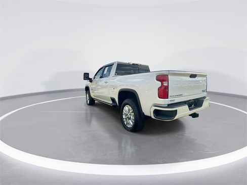 Used 2022 Chevrolet Silverado 3500 High Country w/ Safety Package II image 6