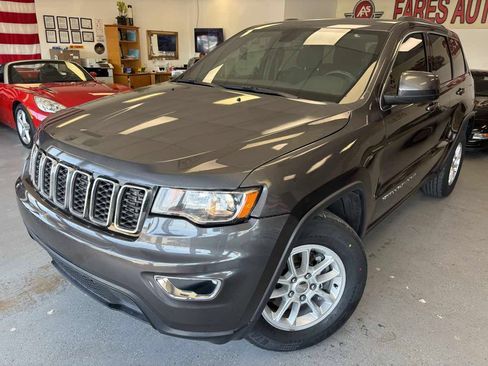 Used 2020 Jeep Grand Cherokee Laredo RWD image 9
