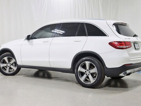 Used 2017 Mercedes-Benz GLC 300 4MATIC image 9