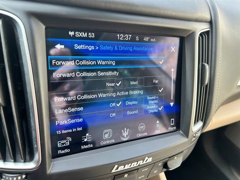 Used 2017 Maserati Levante w/ Luxury Package image 41