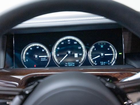 Used 2024 Rolls-Royce Phantom Sedan w/ The Phantom Package RWD image 15