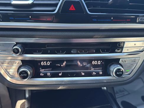 Used 2016 BMW 750i image 11