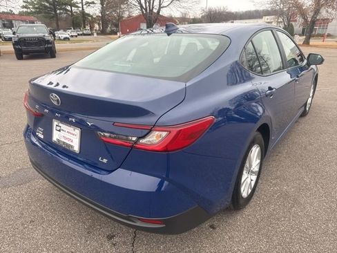 Used 2025 Toyota Camry LE image 5