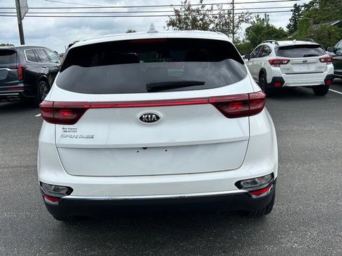 Used 2022 Kia Sportage LX image 5