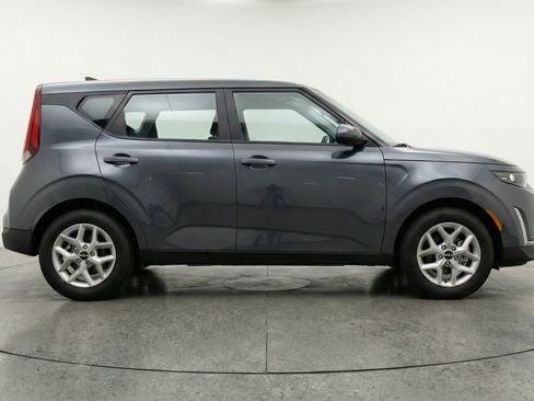Used 2025 Kia Soul LX w/ LX Technology Package image 11