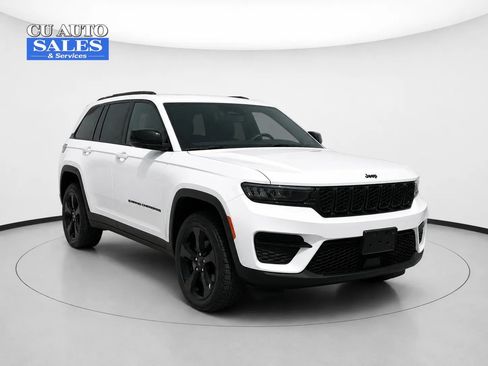 Used 2023 Jeep Grand Cherokee Altitude AWD/4WD image 1