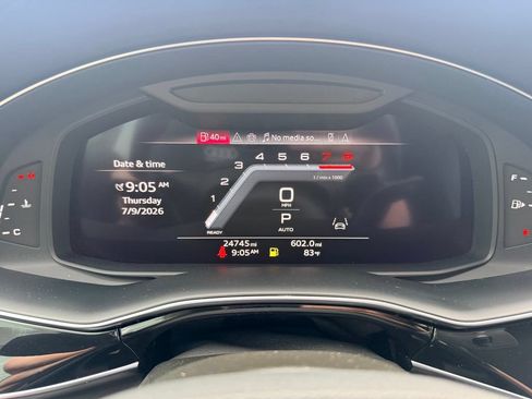 Used 2023 Audi Q8 Prestige AWD/4WD image 30