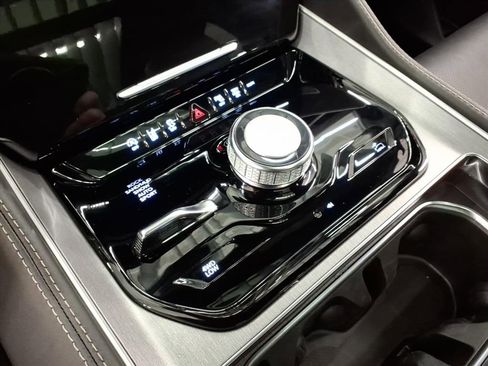 New 2026 Jeep Grand Wagoneer Limited image 15