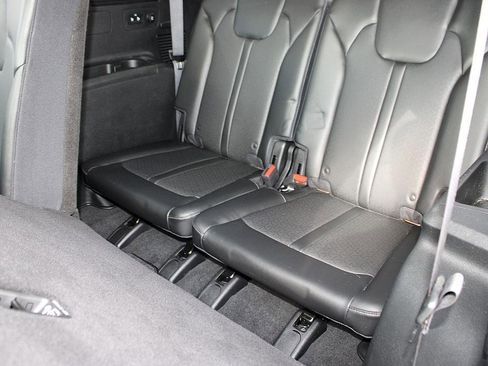 Used 2023 Kia Sorento S w/ Panoramic Sunroof Package image 20