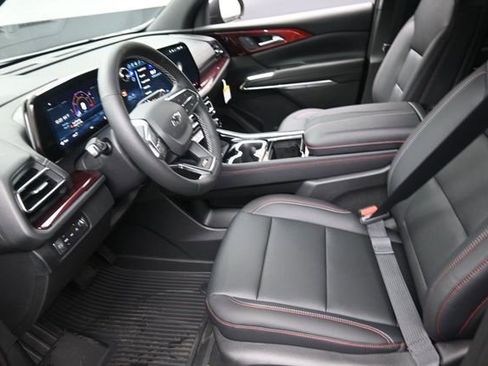 New 2026 Chevrolet Traverse Z71 w/ Driver Confidence Package AWD/4WD image 8
