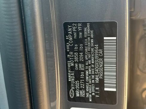 Used 2025 Hyundai Elantra SEL FWD image 32