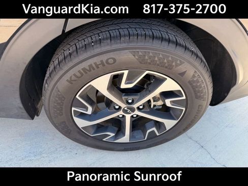 Certified 2025 Kia Sportage EX w/ Premium Package image 9