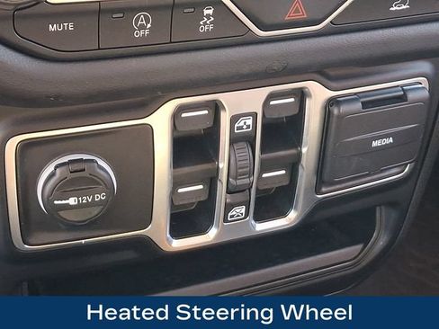 Used 2025 Jeep Gladiator Sport AWD/4WD image 17