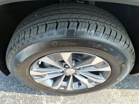 New 2027 Chevrolet Equinox LT w/ Convenience Package II AWD/4WD image 8