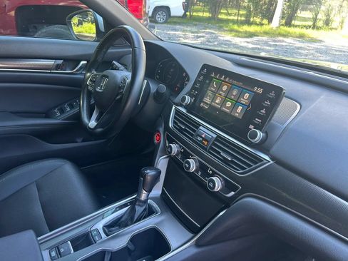 Used 2019 Honda Accord Sport image 11