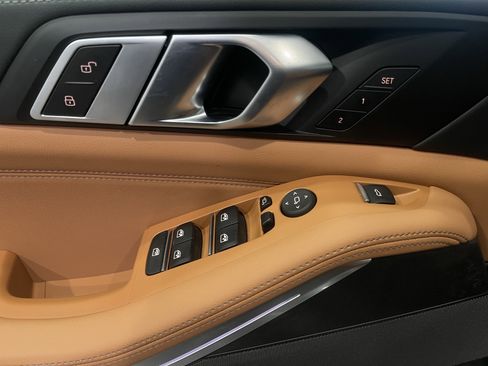 Used 2024 BMW X5 xDrive40i w/ Premium Package image 12