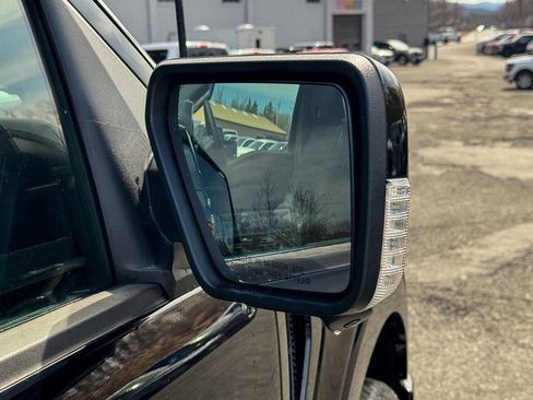 Used 2025 Ford F150 Lariat image 13