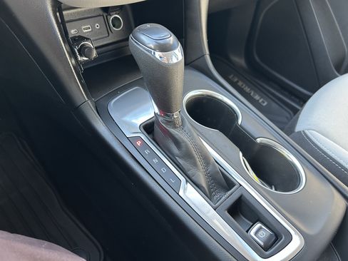 Used 2020 Chevrolet Equinox LS w/ LS Convenience Package image 15