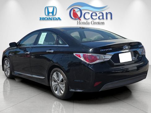Used 2014 Hyundai Sonata Limited w/ Panoramic Sunroof Package 02 FWD image 5
