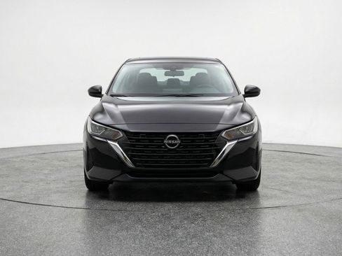 Used 2025 Nissan Sentra SV image 2