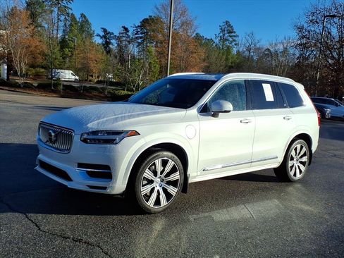 Used 2021 Volvo XC90 T8 Inscription w/ Lounge Package image 9